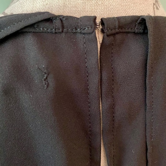 Women’s Elegant Black Sleeveless Top Size Small - Picture 5 of 6